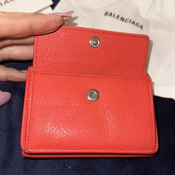 Balenciaga trifold wallet GUC with COA - Picture 8 of 8